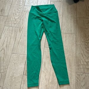 Size 6 Kelly green lululemon leggings 28in